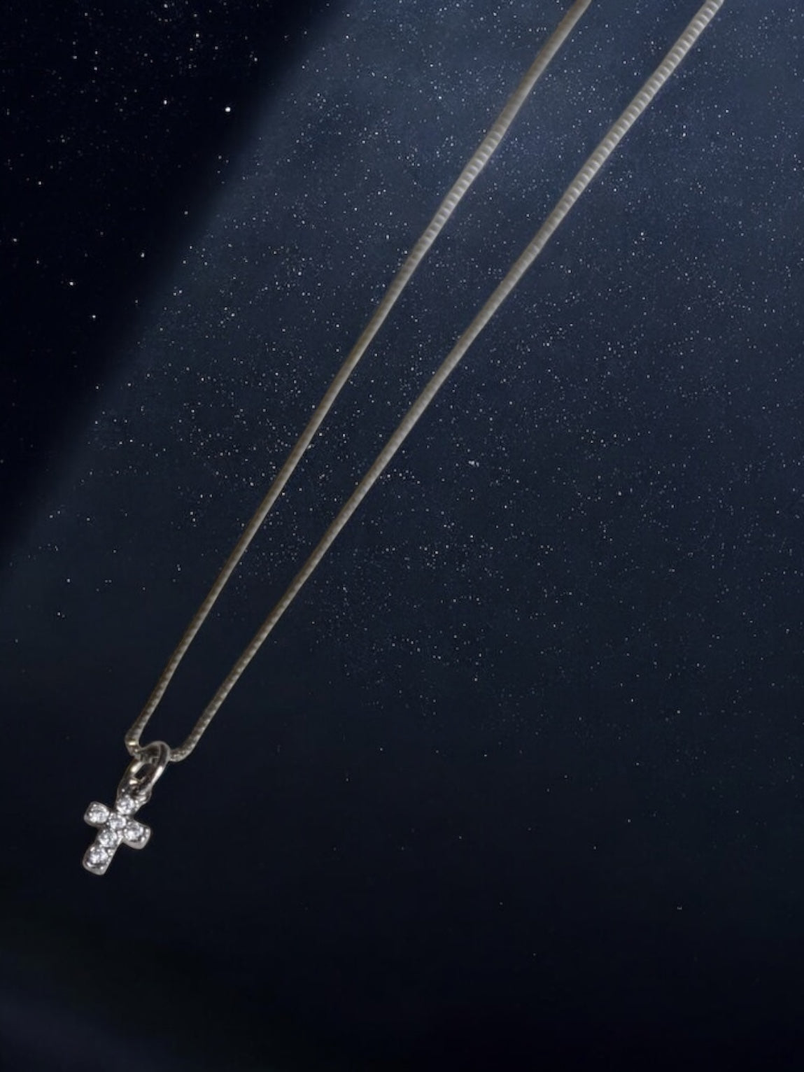 Halsband med silverkors