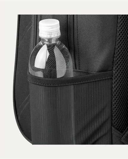 Ryggsäck Wilson NBA Team Backpack, svart, sidofickor för vattenflaska