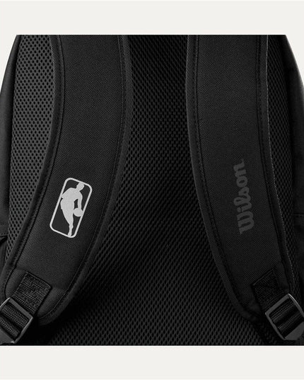 Ryggsäck Wilson NBA Team Backpack, svart, sidofickor för vattenflaska