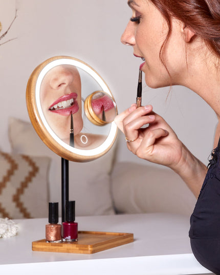 Lanaform Bamboo Mirror – Laddningsbar sminkspegel med LED-belysning och bambudetaljer
