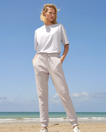 28a8f519-90a4-48f3-afae-08d0fdf491f9