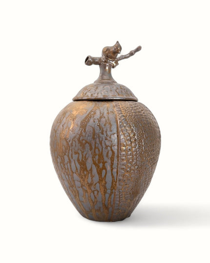 Textured Bronze Urna