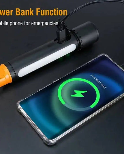 Kraftfull laserdriven ficklampa med COB-ljus – 1550 lm och 1000 m räckvidd