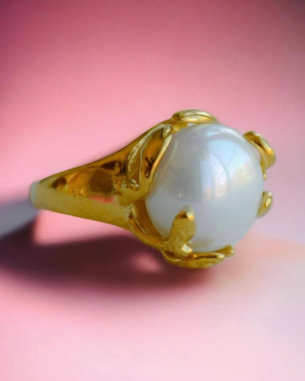 Chunky pearl ring