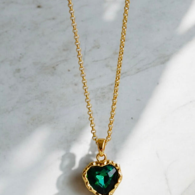 Ariel grönt hjärthalsband