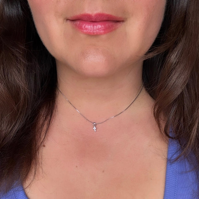 Halsband med silverkors