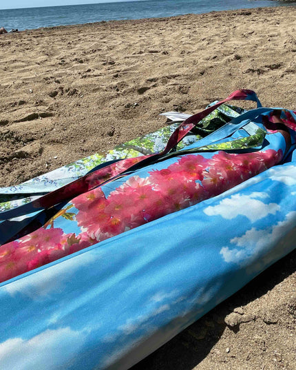 Körsbärsstrand och terrassparasoll