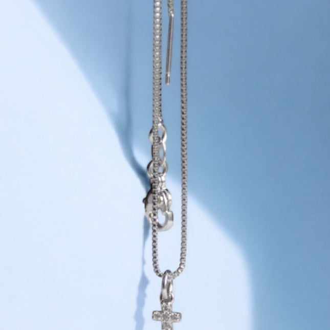 Halsband med silverkors