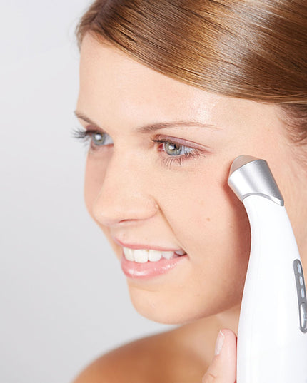 Lanaform MiniDermabrasion – Mikrodermabrasion för hemmabruk med vakuum och peeling