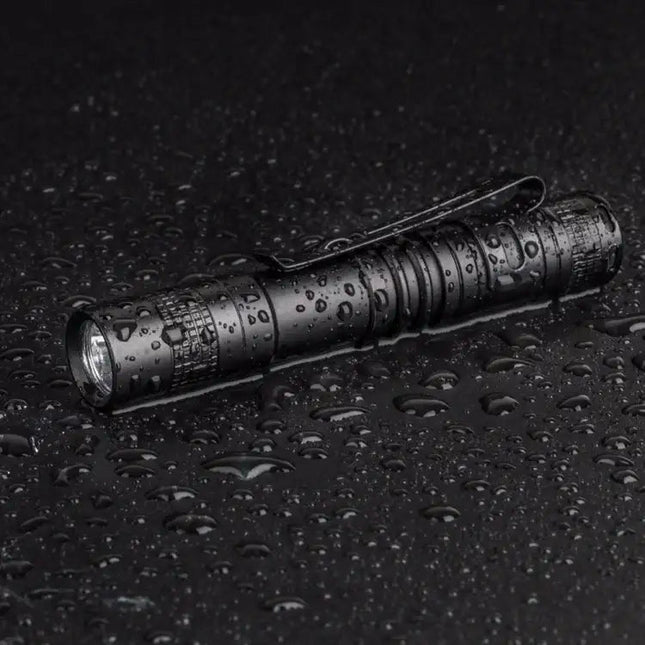 Mini LED Ficklampa i Pennformat – Kraftfull och kompakt arbetslampa