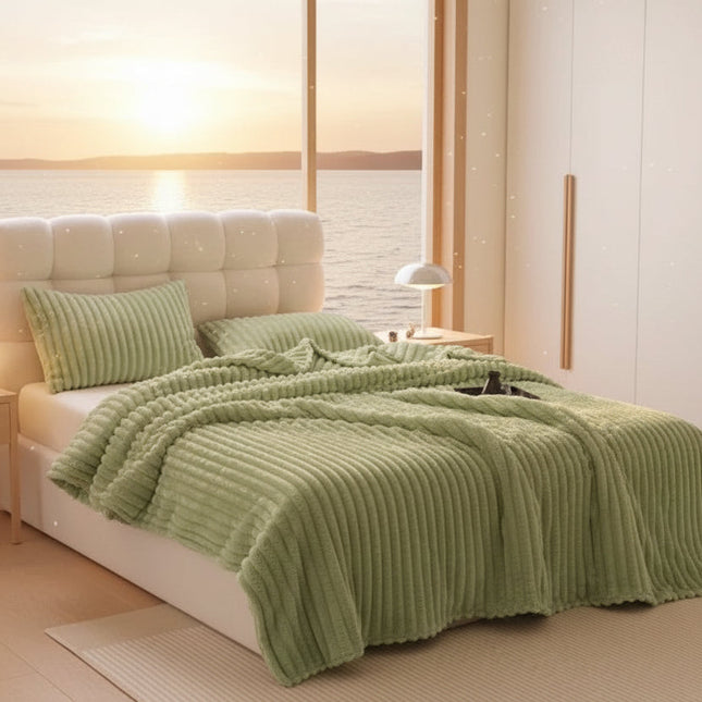 RÄFFLAD - Överkast