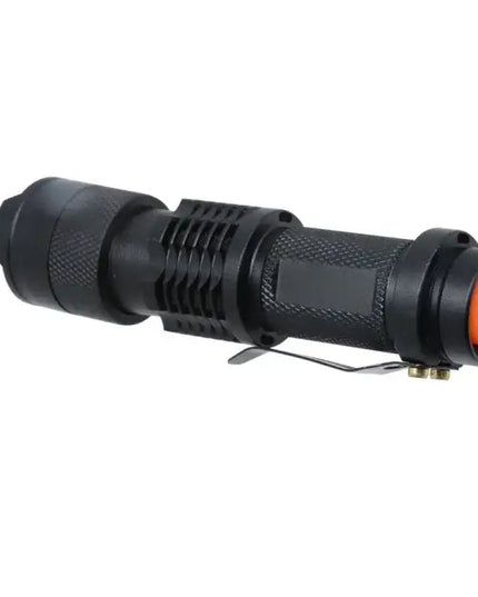 Kompakt LED-ficklampa med zoom – Vattentålig mini ficklampa för arbete och friluftsliv